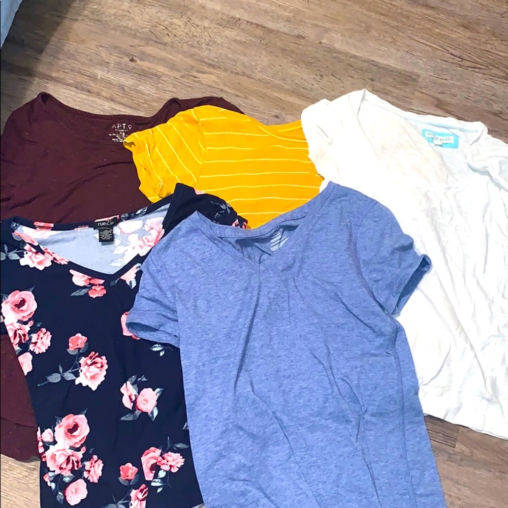 Five tee shirt bundle size xs-s